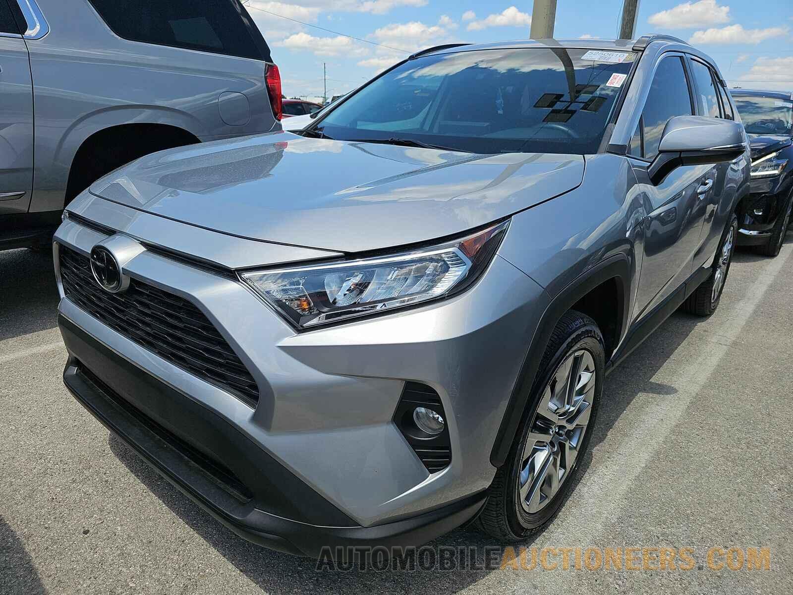 2T3C1RFV0MC111071 Toyota RAV4 2021