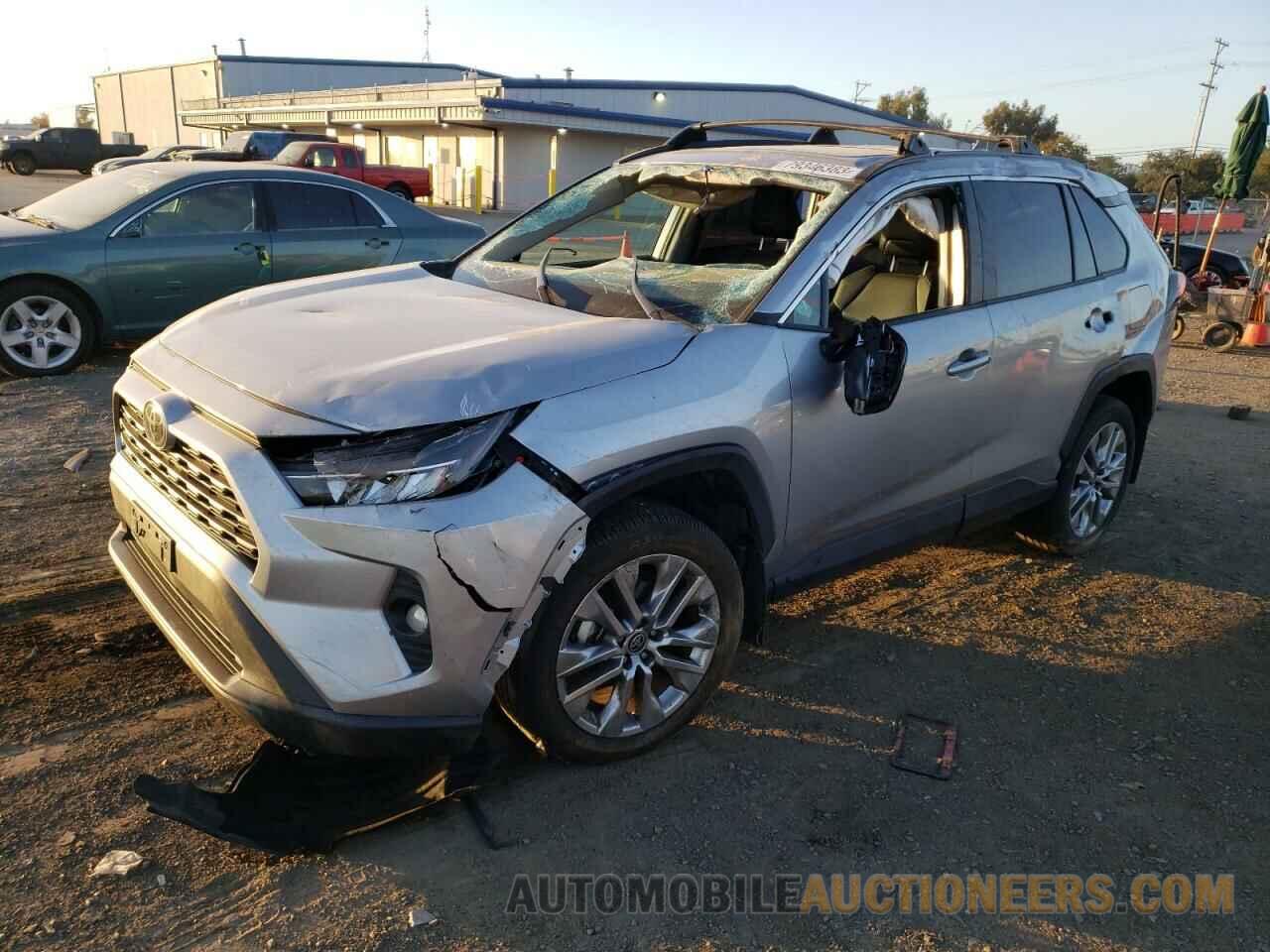 2T3C1RFV0MC141753 TOYOTA RAV4 2021