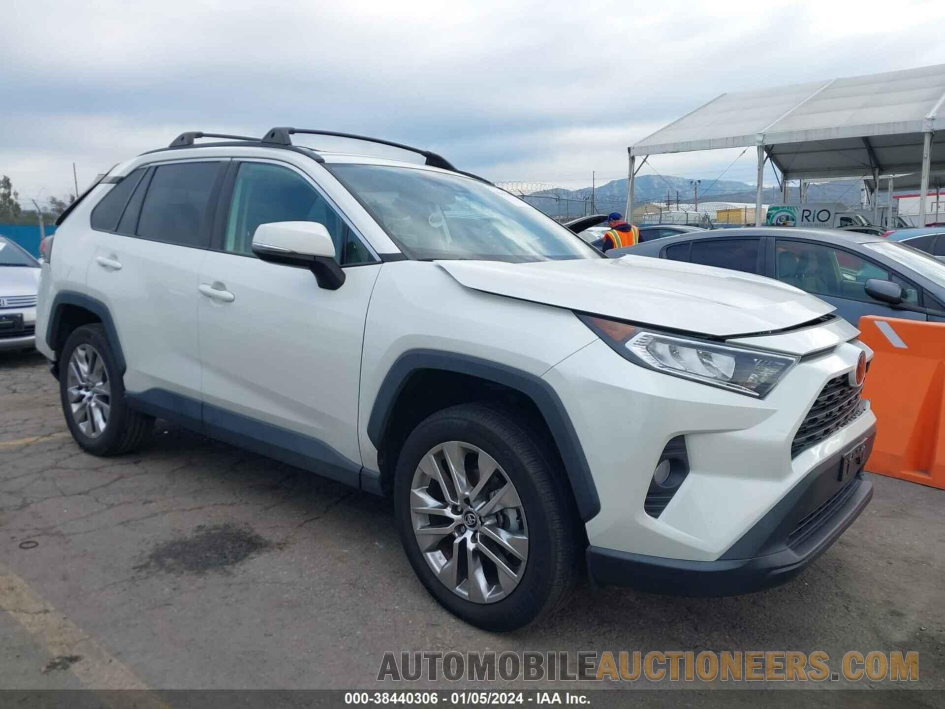 2T3C1RFV0MW115894 TOYOTA RAV4 2021