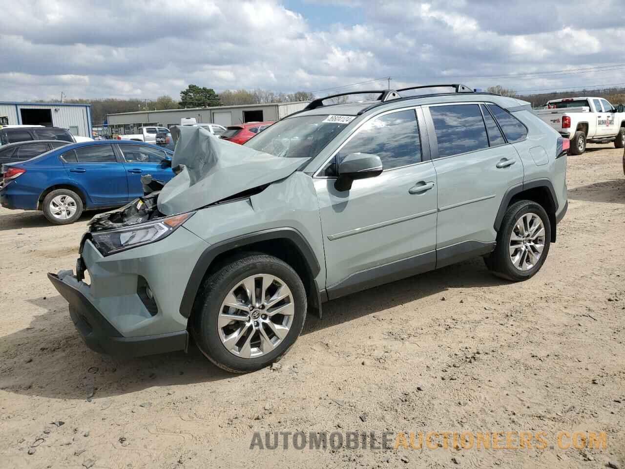 2T3C1RFV0MW158924 TOYOTA RAV4 2021