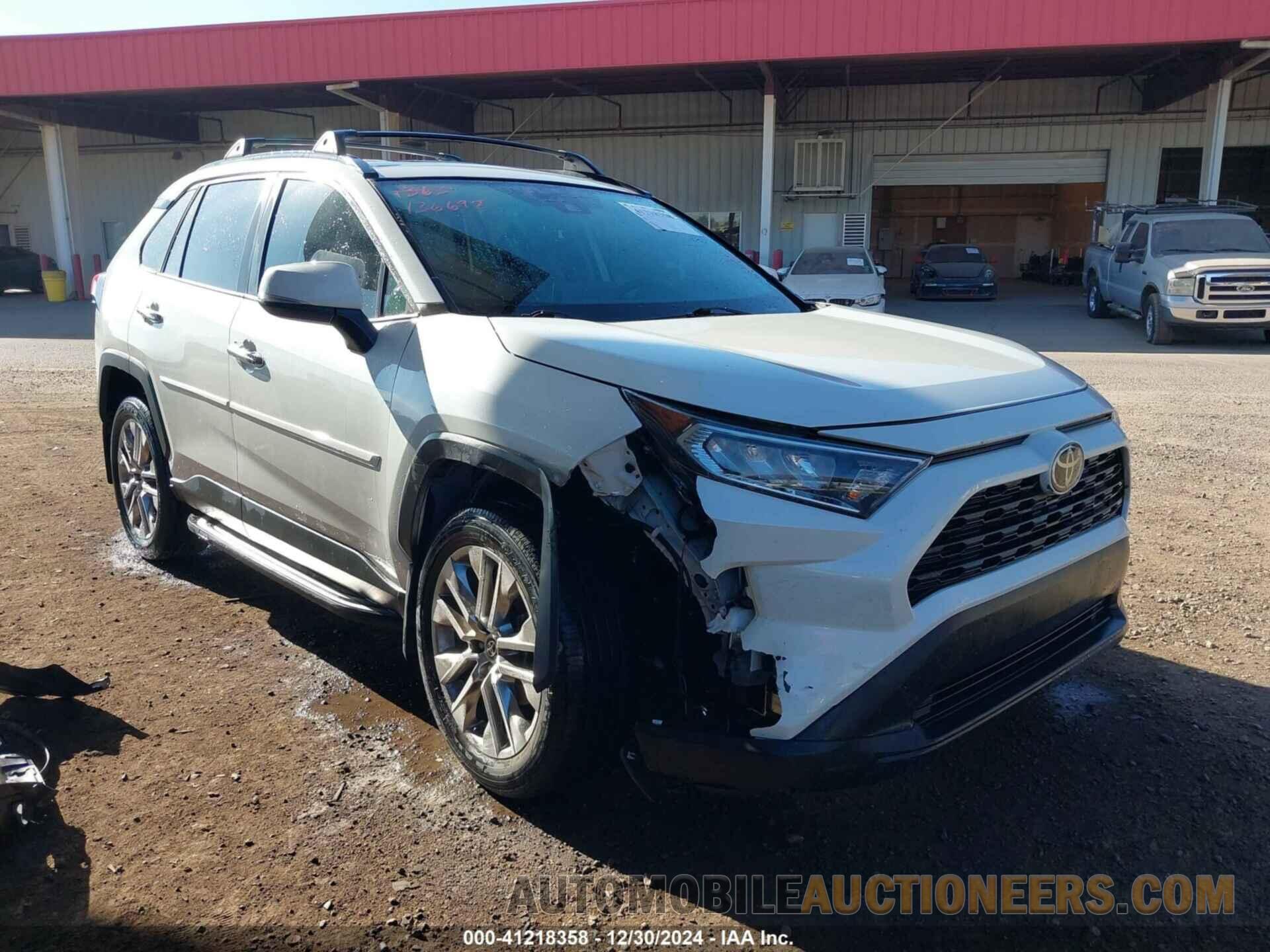 2T3C1RFV4MW136697 TOYOTA RAV4 2021