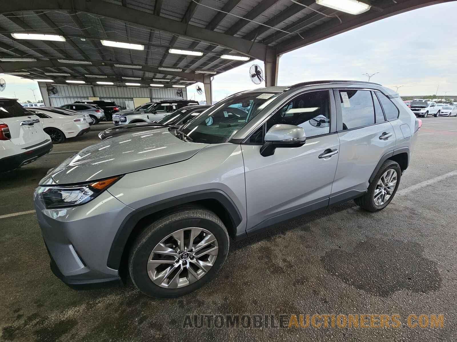 2T3C1RFV5MC094865 Toyota RAV4 2021