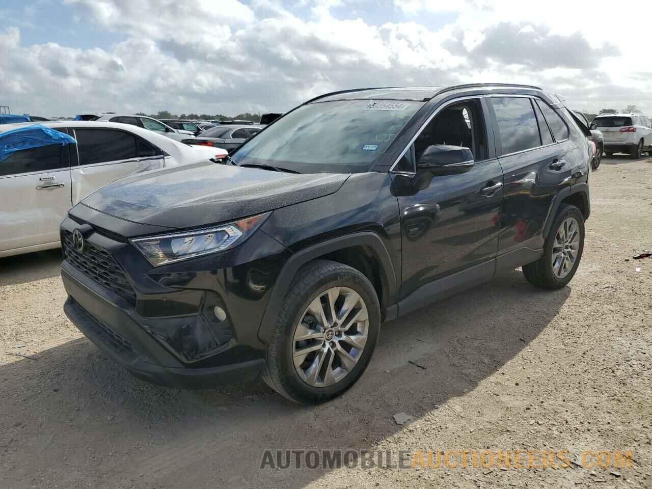 2T3C1RFV5MC126665 TOYOTA RAV4 2021