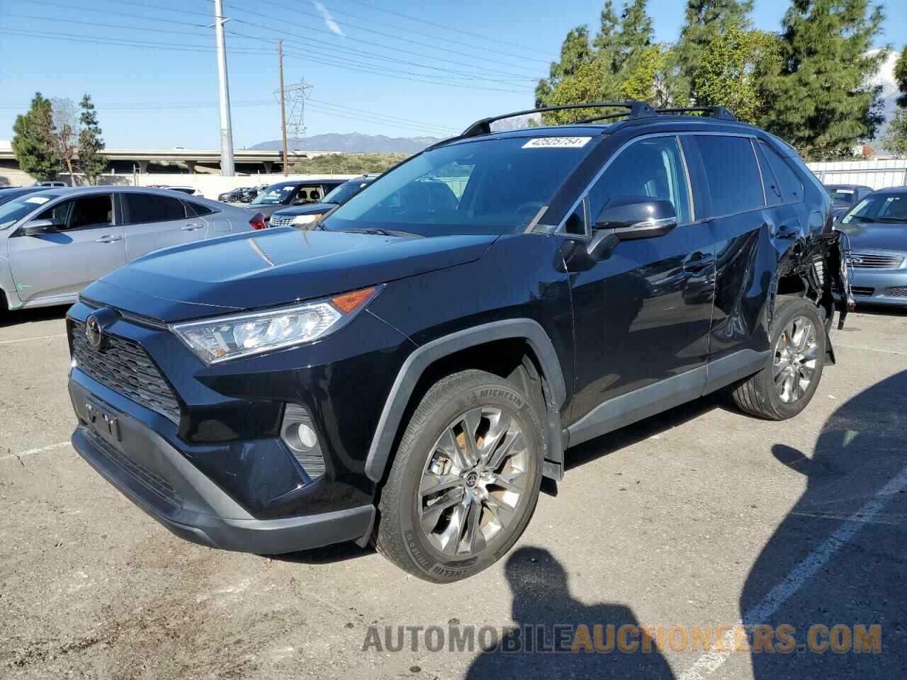 2T3C1RFV6MC143605 TOYOTA RAV4 2021