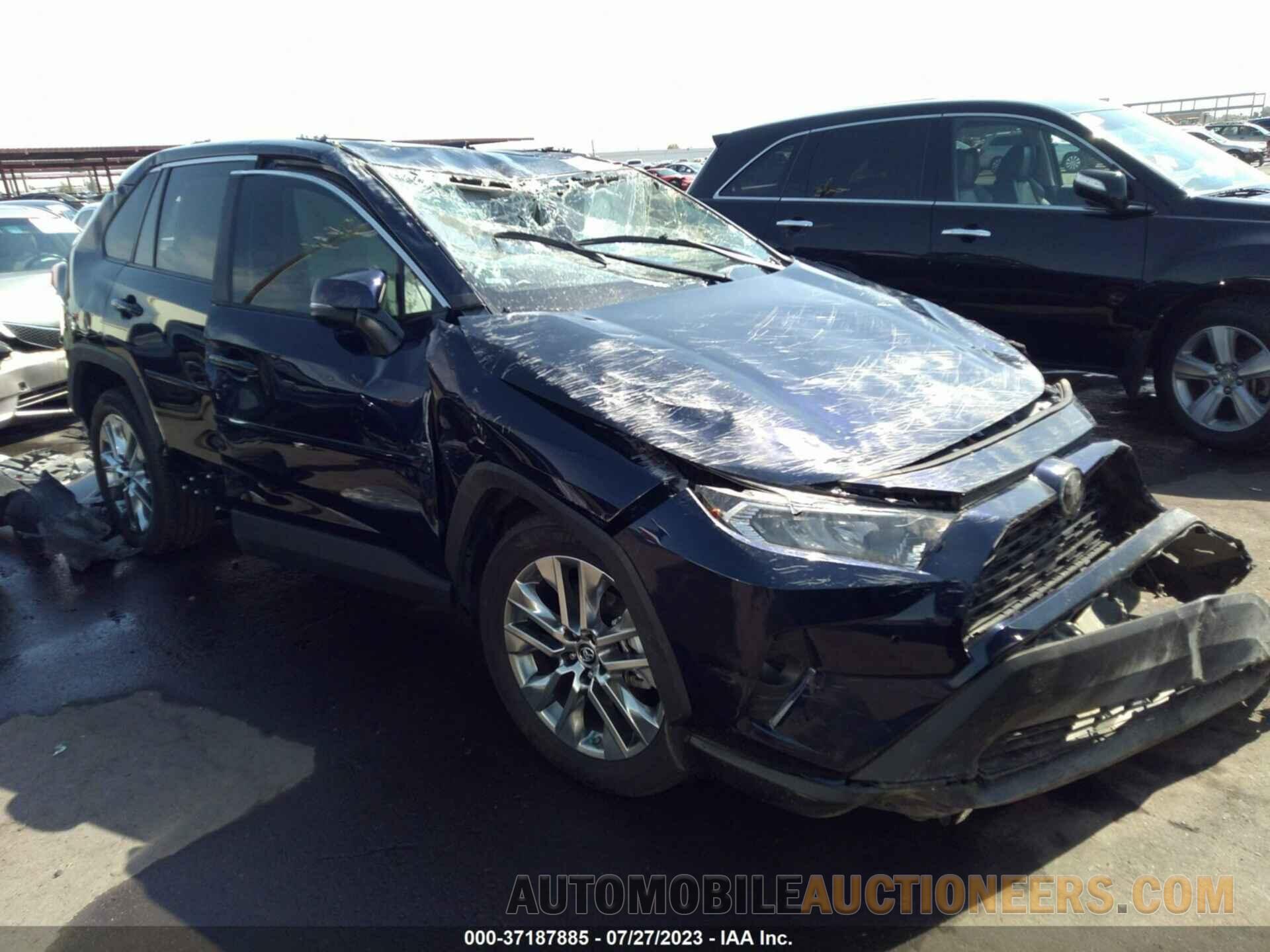 2T3C1RFV8KW057255 TOYOTA RAV4 2019