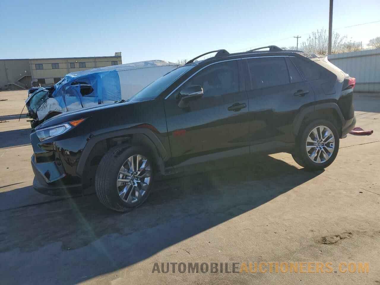 2T3C1RFV8MW105873 TOYOTA RAV4 2021