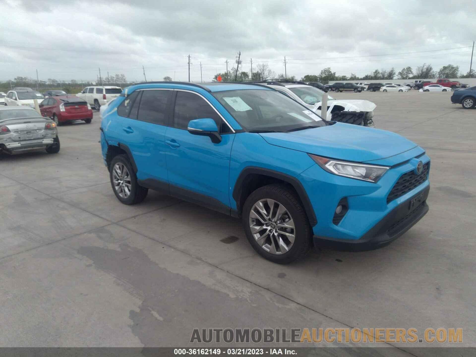 2T3C1RFV8MW137237 TOYOTA RAV4 2021