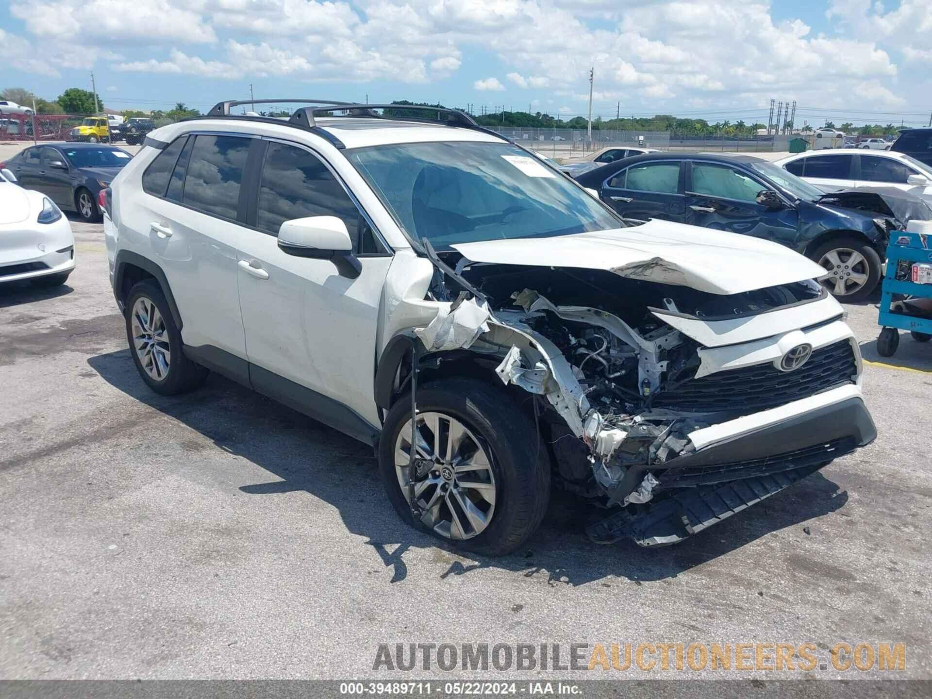 2T3C1RFV8MW172232 TOYOTA RAV4 2021