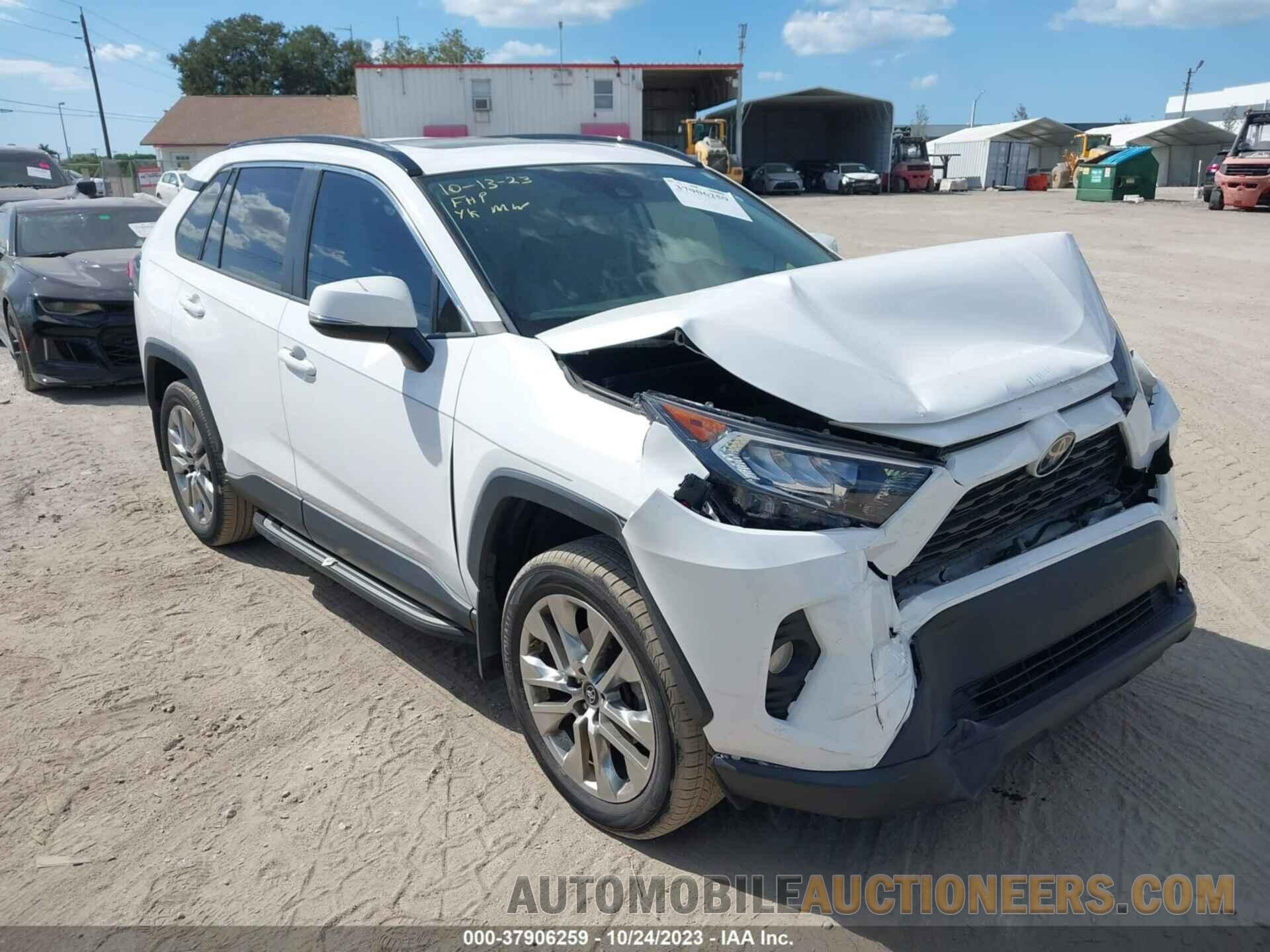 2T3C1RFVXKC010245 TOYOTA RAV4 2019