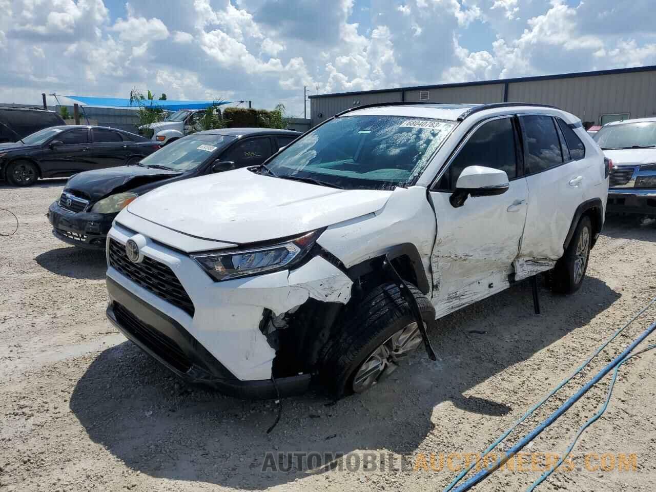 2T3C1RFVXKC014750 TOYOTA RAV4 2019