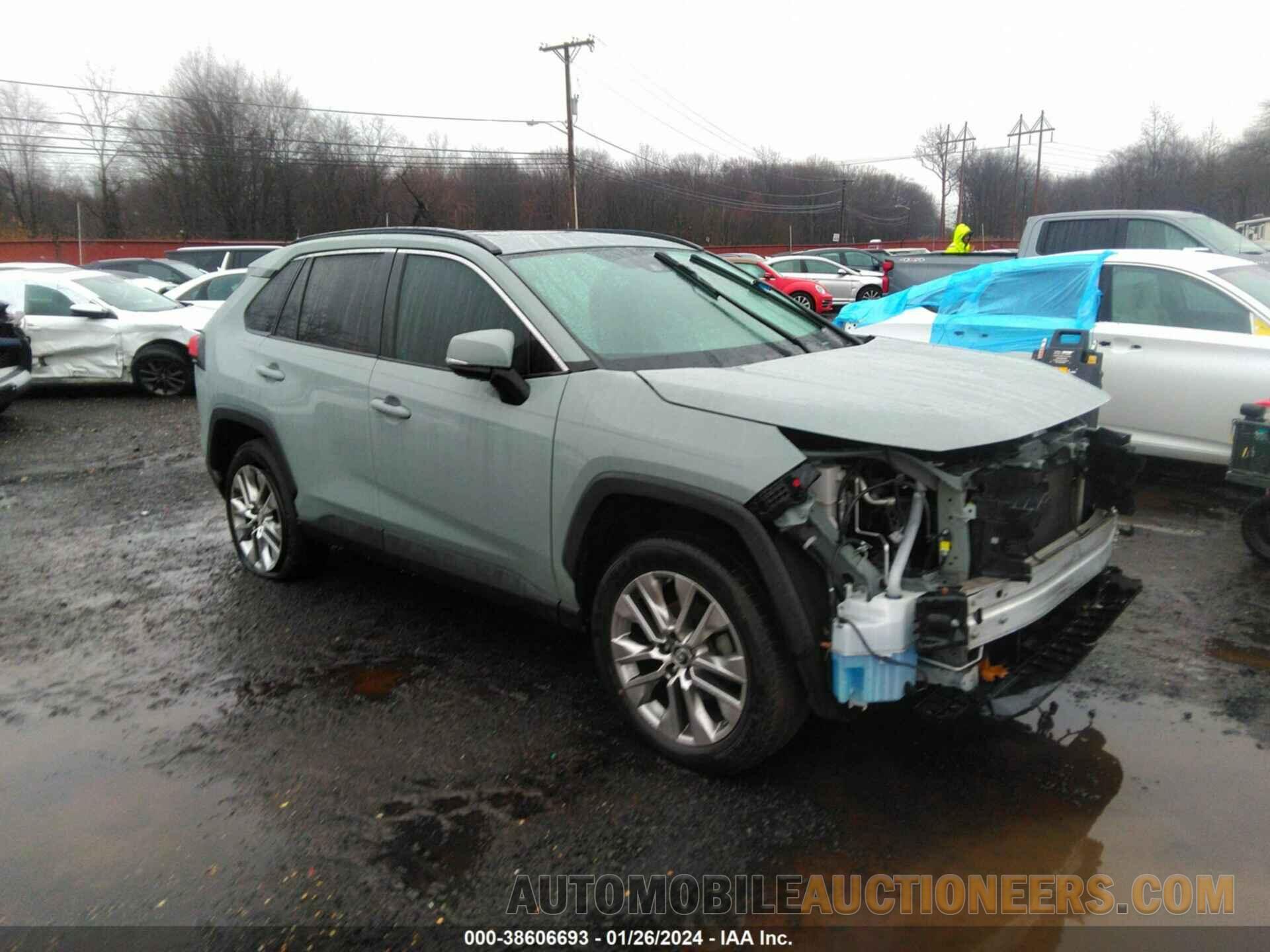 2T3C1RFVXKW011765 TOYOTA RAV4 2019