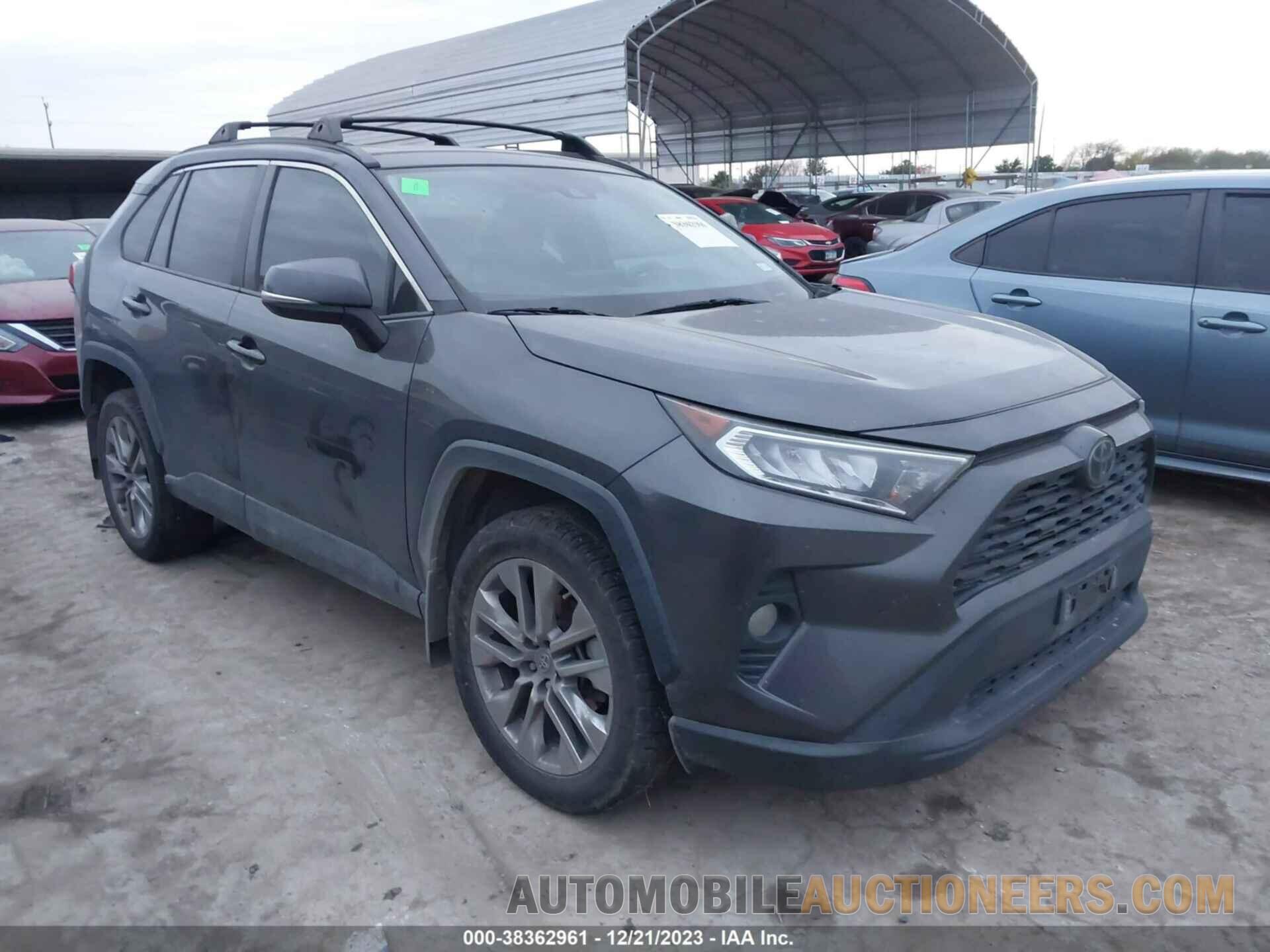 2T3C1RFVXKW027903 TOYOTA RAV4 2019