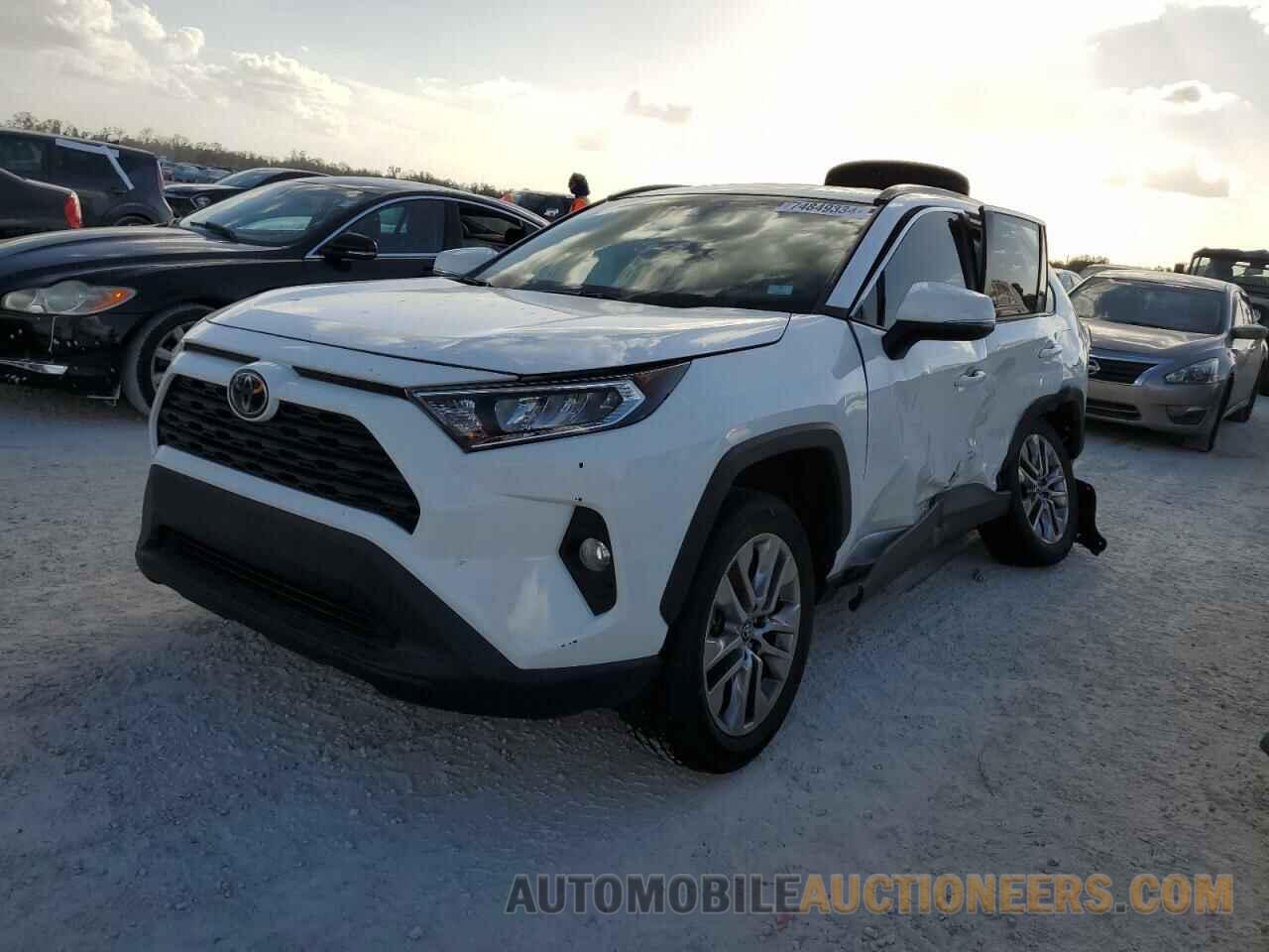 2T3C1RFVXKW043471 TOYOTA RAV4 2019