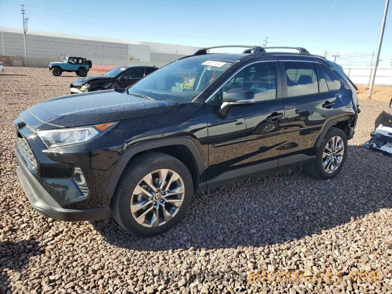 2T3C1RFVXMC137502 TOYOTA RAV4 2021