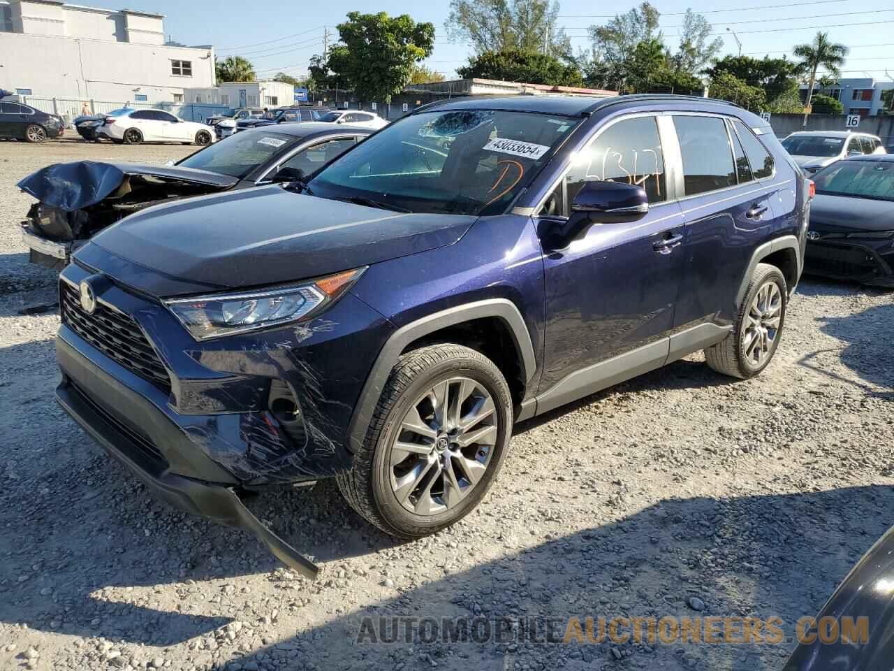 2T3C1RFVXMW132461 TOYOTA RAV4 2021