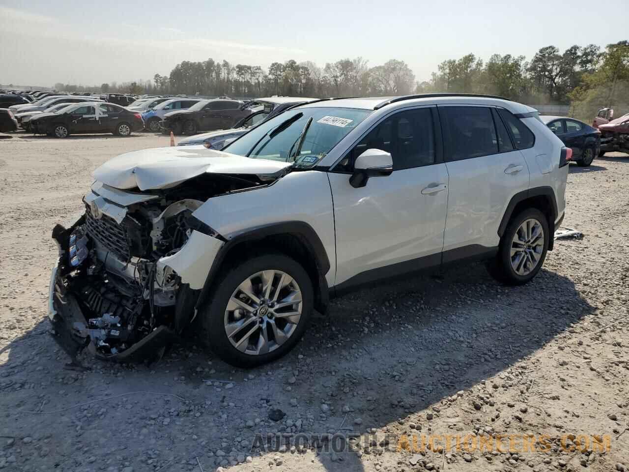 2T3C1RFVXMW154220 TOYOTA RAV4 2021