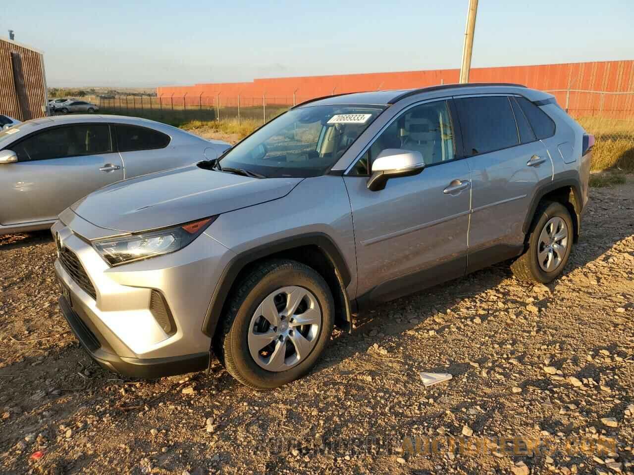 2T3G1RFV1MC156568 TOYOTA RAV4 2021