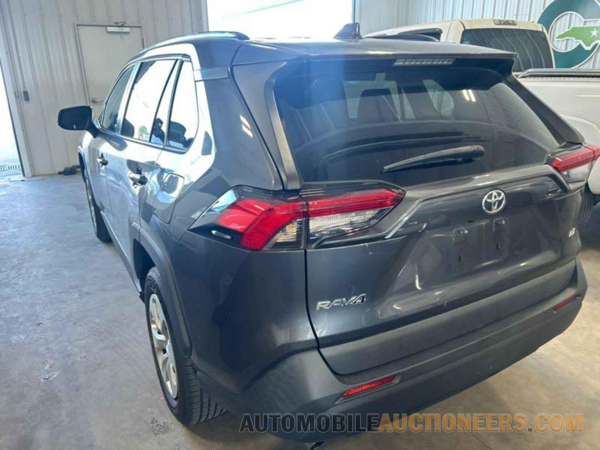 2T3H1RFV2MW154881 TOYOTA RAV4 2021