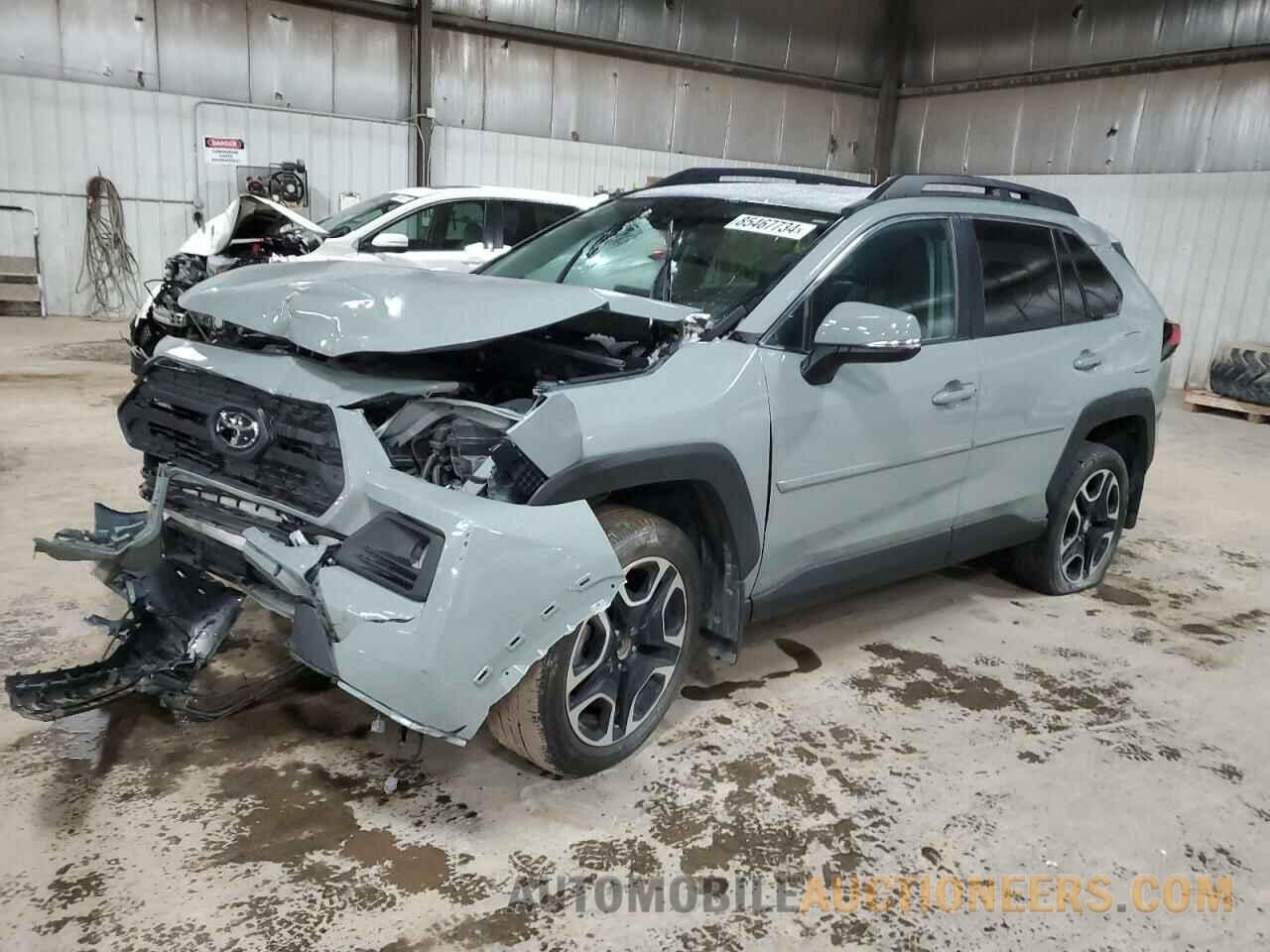 2T3J1RFV0KW004086 TOYOTA RAV4 2019