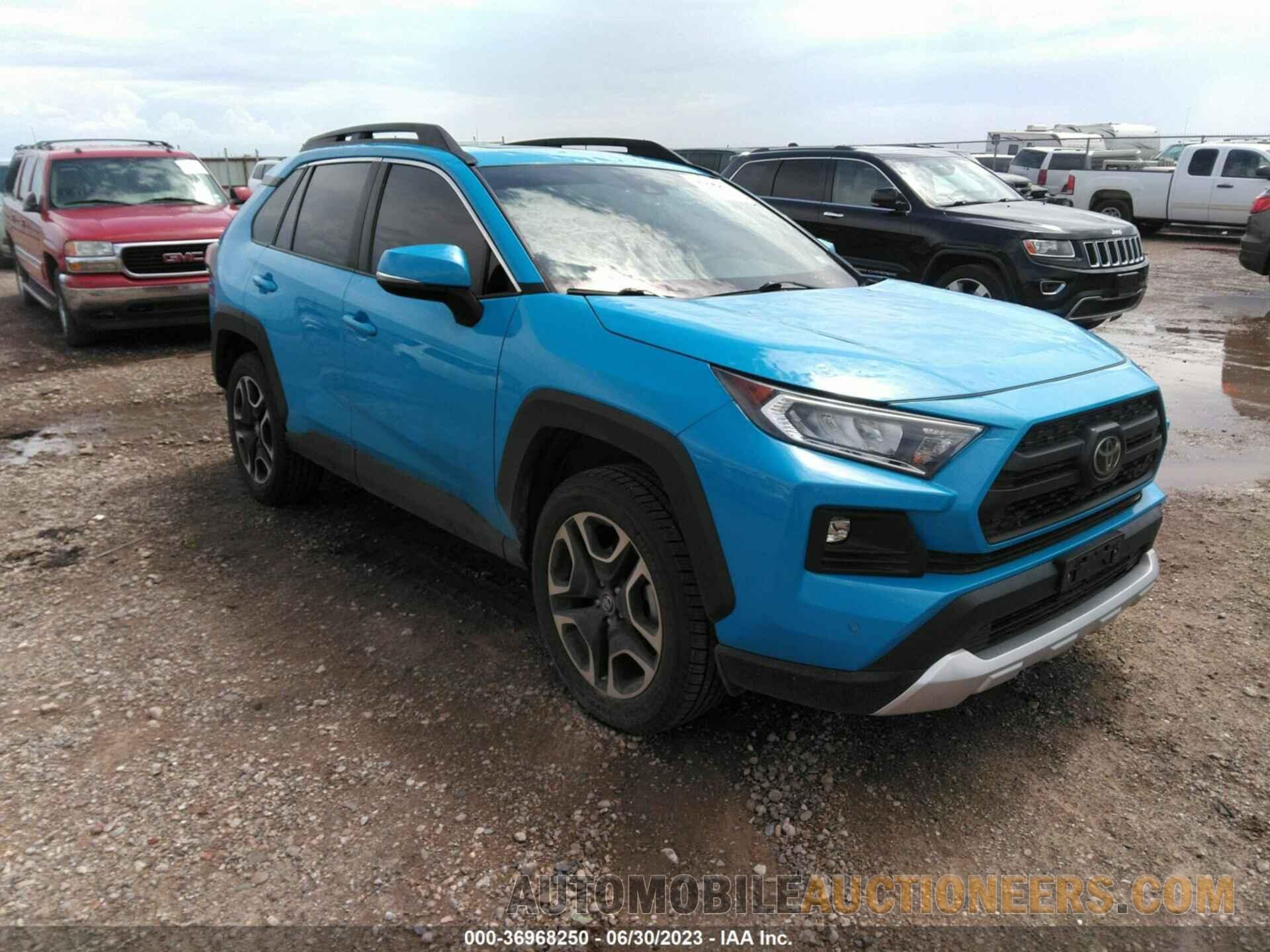 2T3J1RFV1KW005764 TOYOTA RAV4 2019