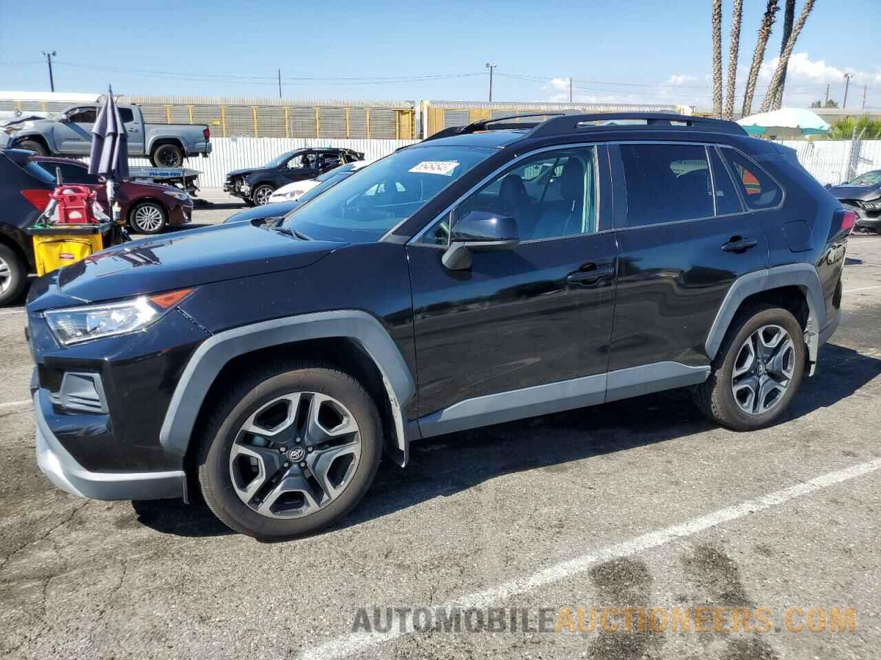 2T3J1RFV1KW016375 TOYOTA RAV4 2019