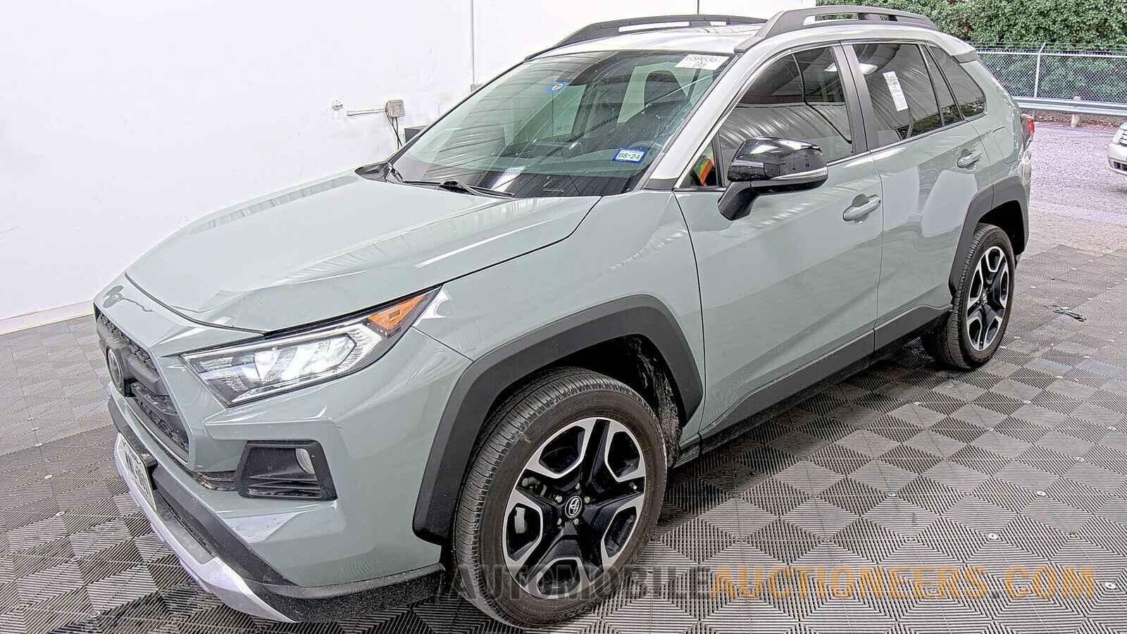 2T3J1RFV1KW028431 Toyota RAV4 Ad 2019