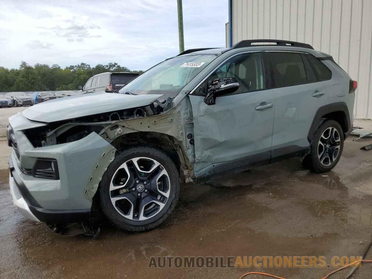 2T3J1RFV1KW031250 TOYOTA RAV4 2019