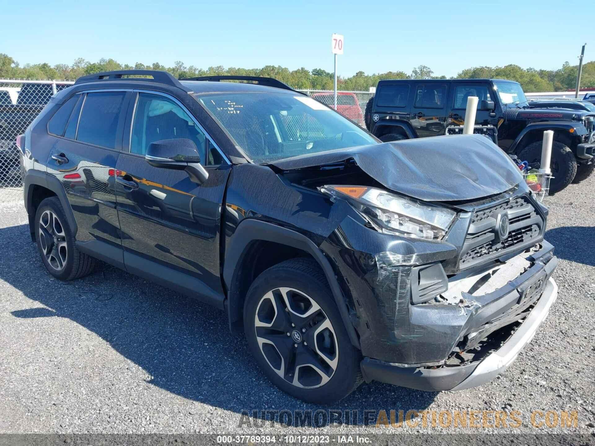 2T3J1RFV2KW017017 TOYOTA RAV4 2019