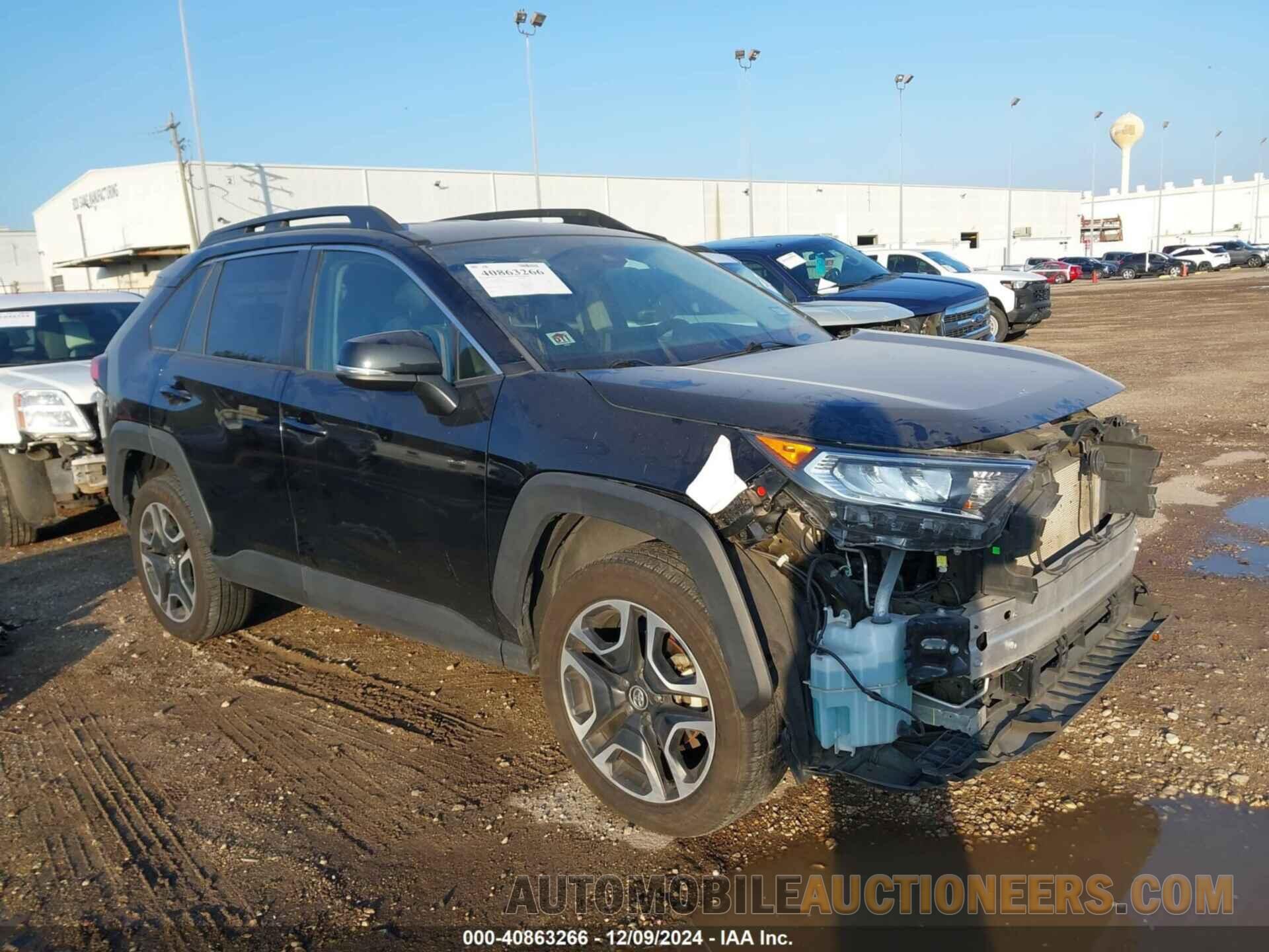 2T3J1RFV2MW158995 TOYOTA RAV4 2021