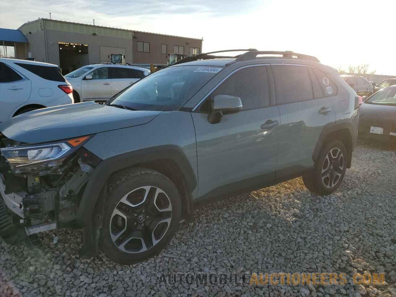 2T3J1RFV3KC041053 TOYOTA RAV4 2019