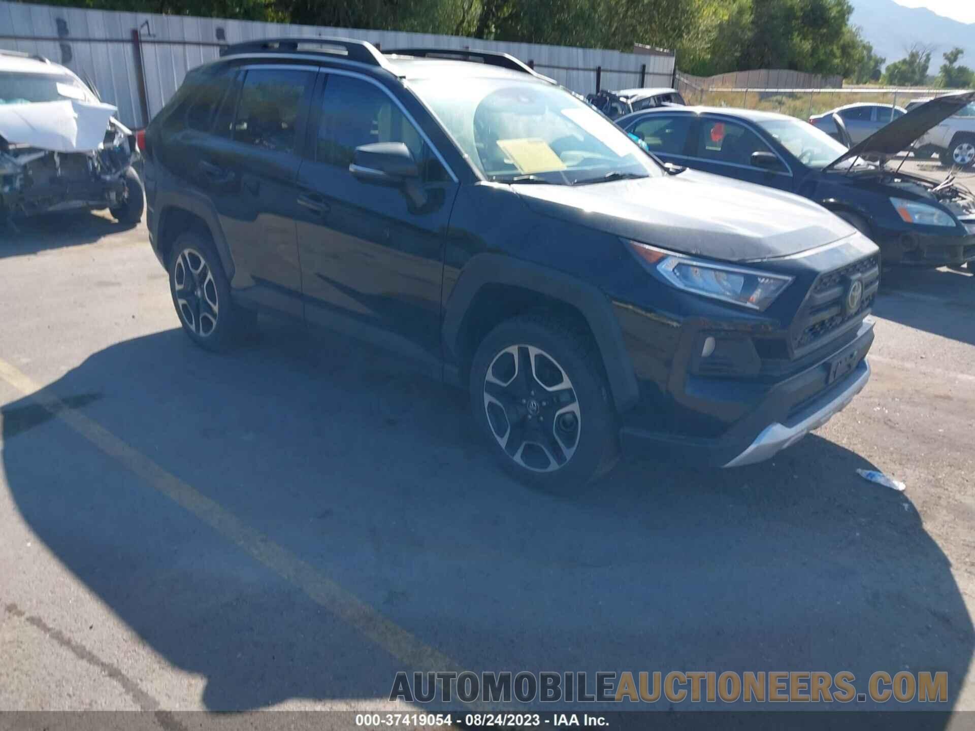 2T3J1RFV3KW019746 TOYOTA RAV4 2019