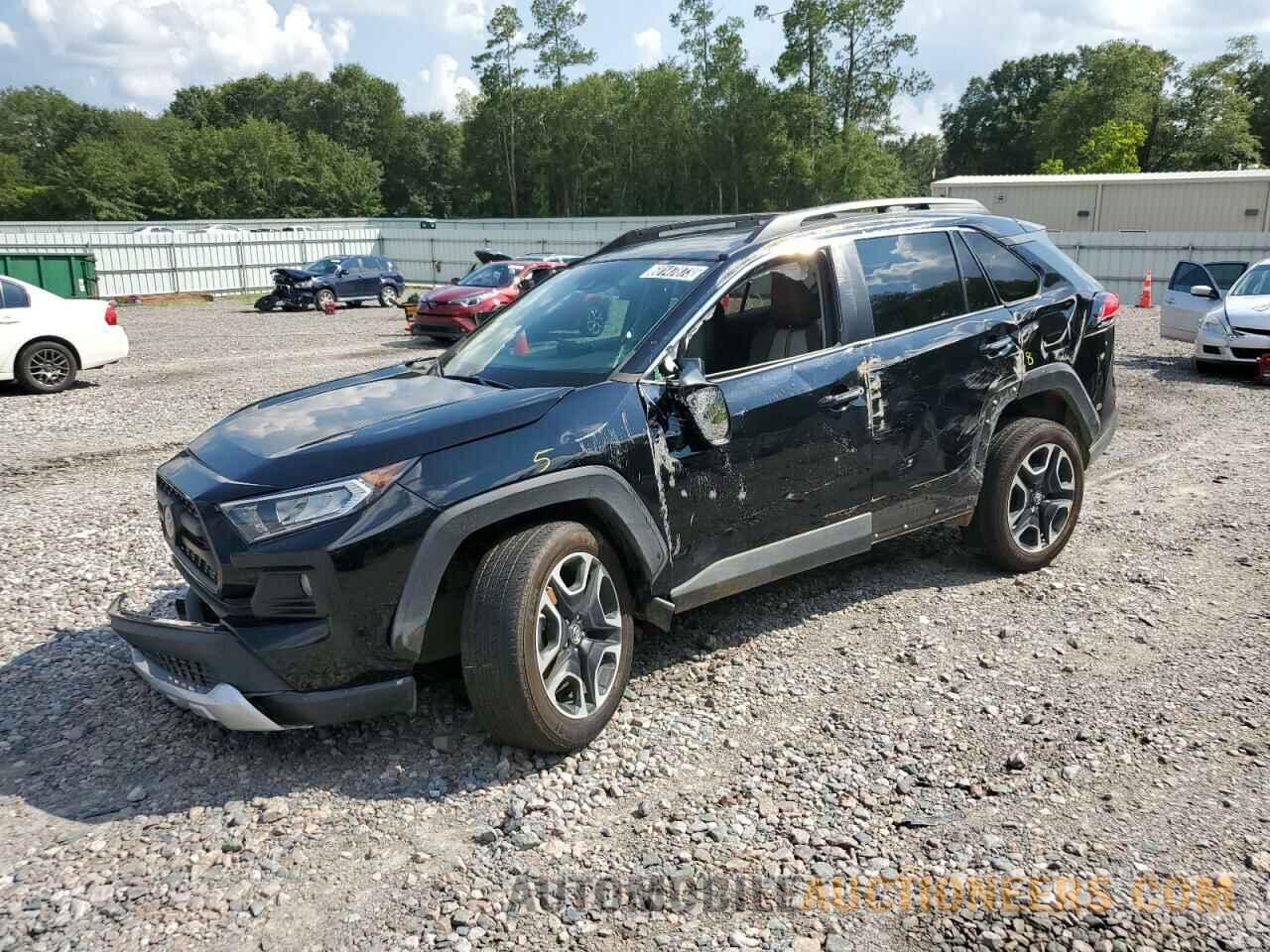 2T3J1RFV4KW027483 TOYOTA RAV4 2019