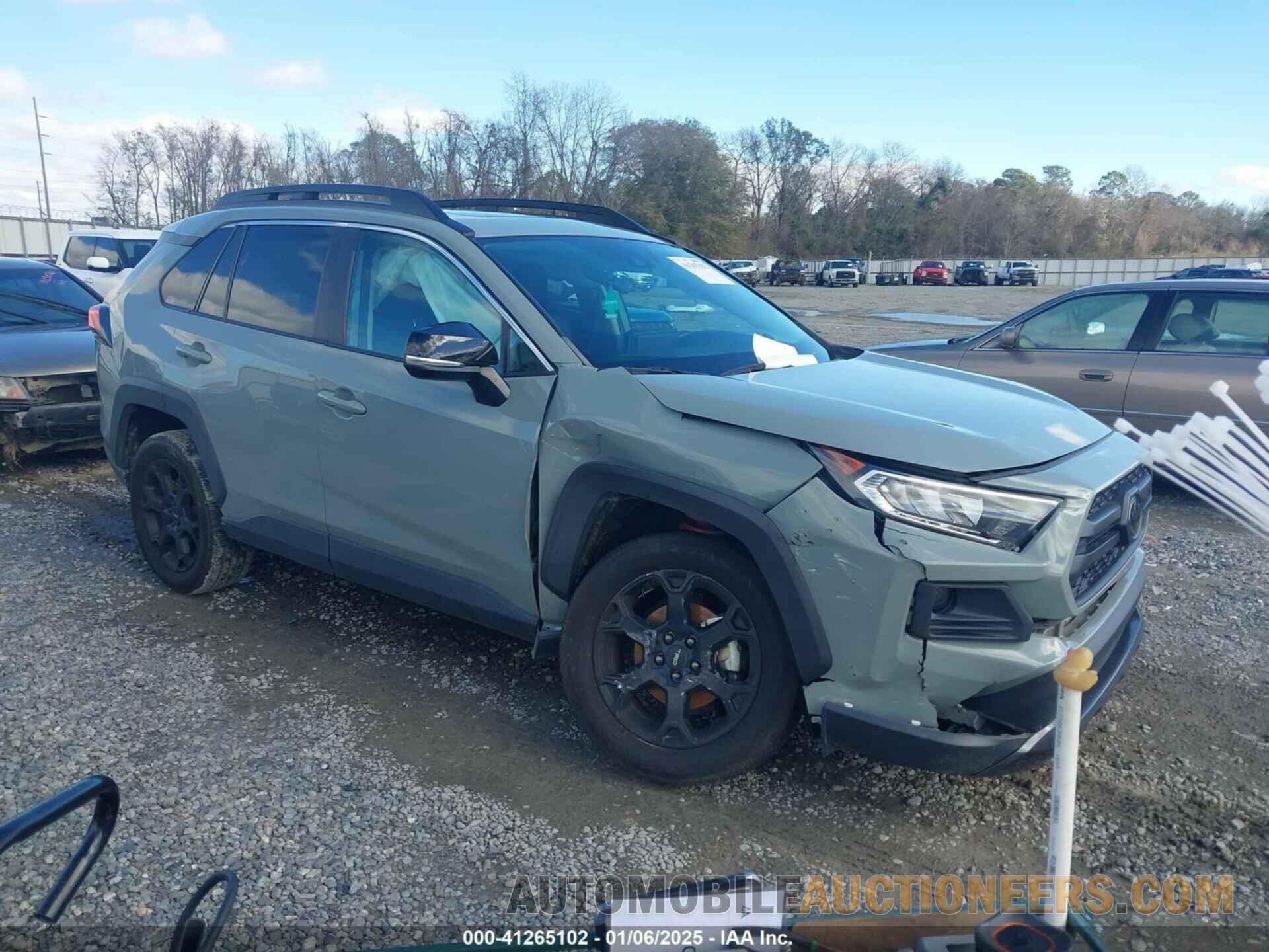 2T3J1RFV5LC082172 TOYOTA RAV4 2020