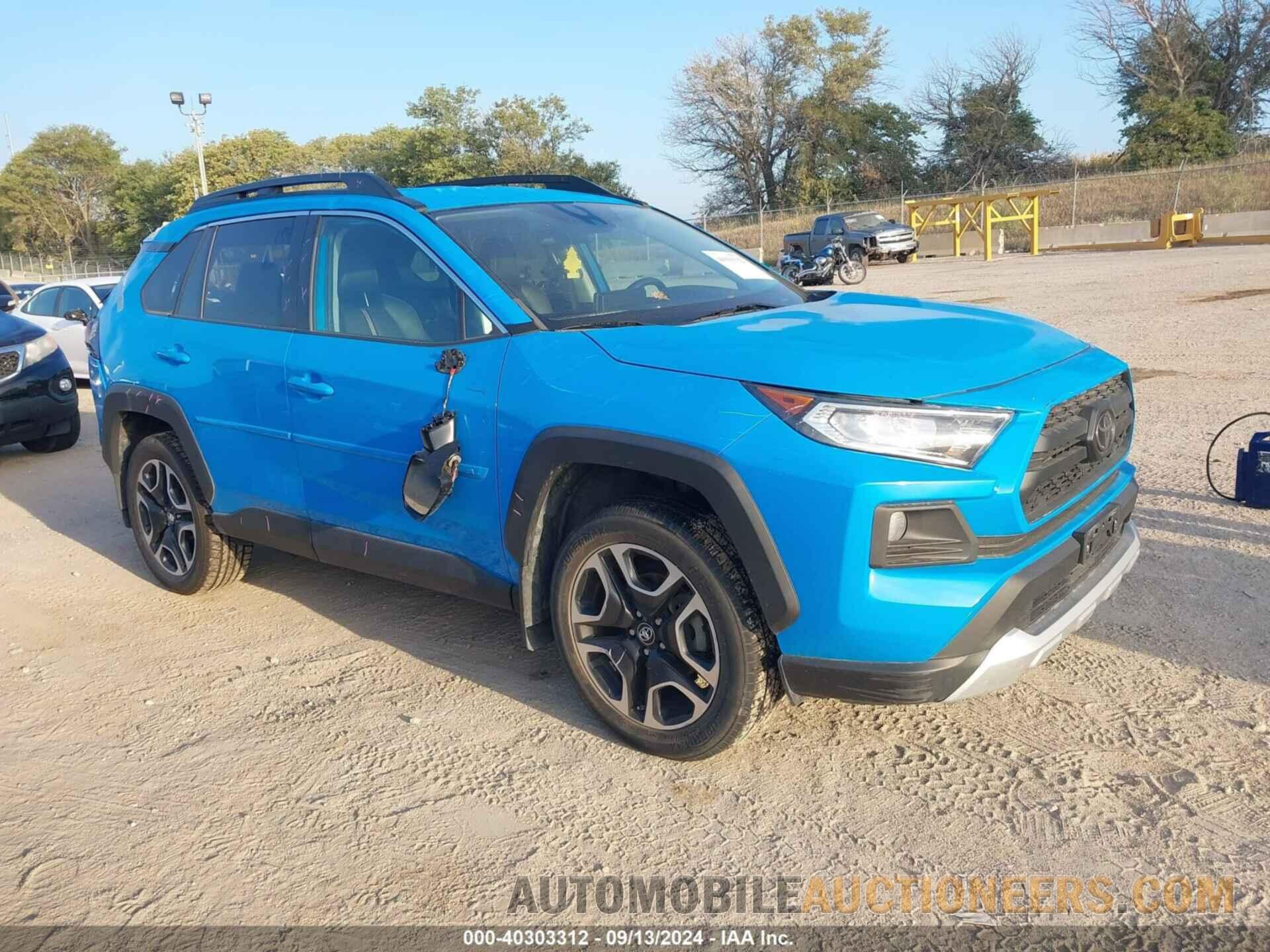 2T3J1RFV8KC050556 TOYOTA RAV4 2019