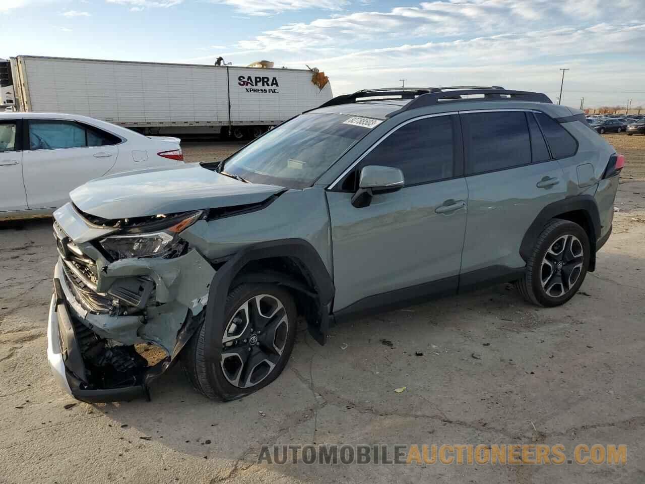 2T3J1RFV8KW024070 TOYOTA RAV4 2019