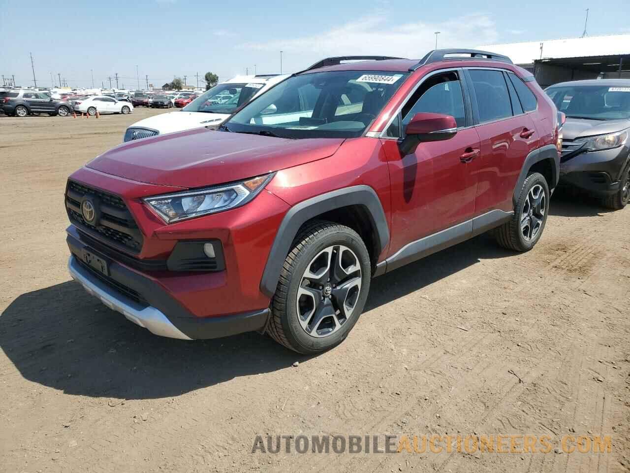 2T3J1RFV8KW025946 TOYOTA RAV4 2019