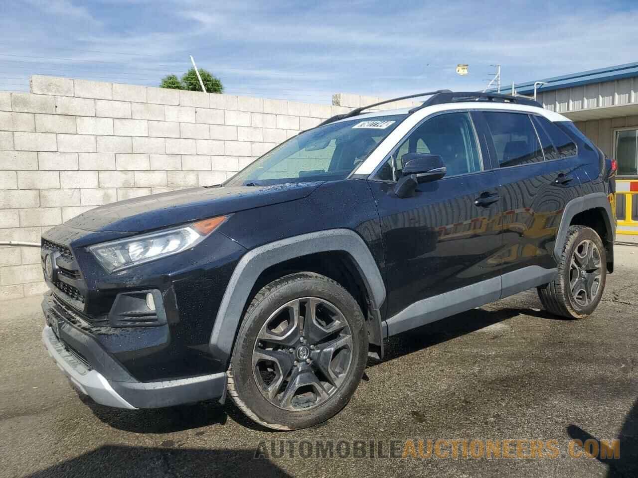 2T3J1RFV8KW038678 TOYOTA RAV4 2019