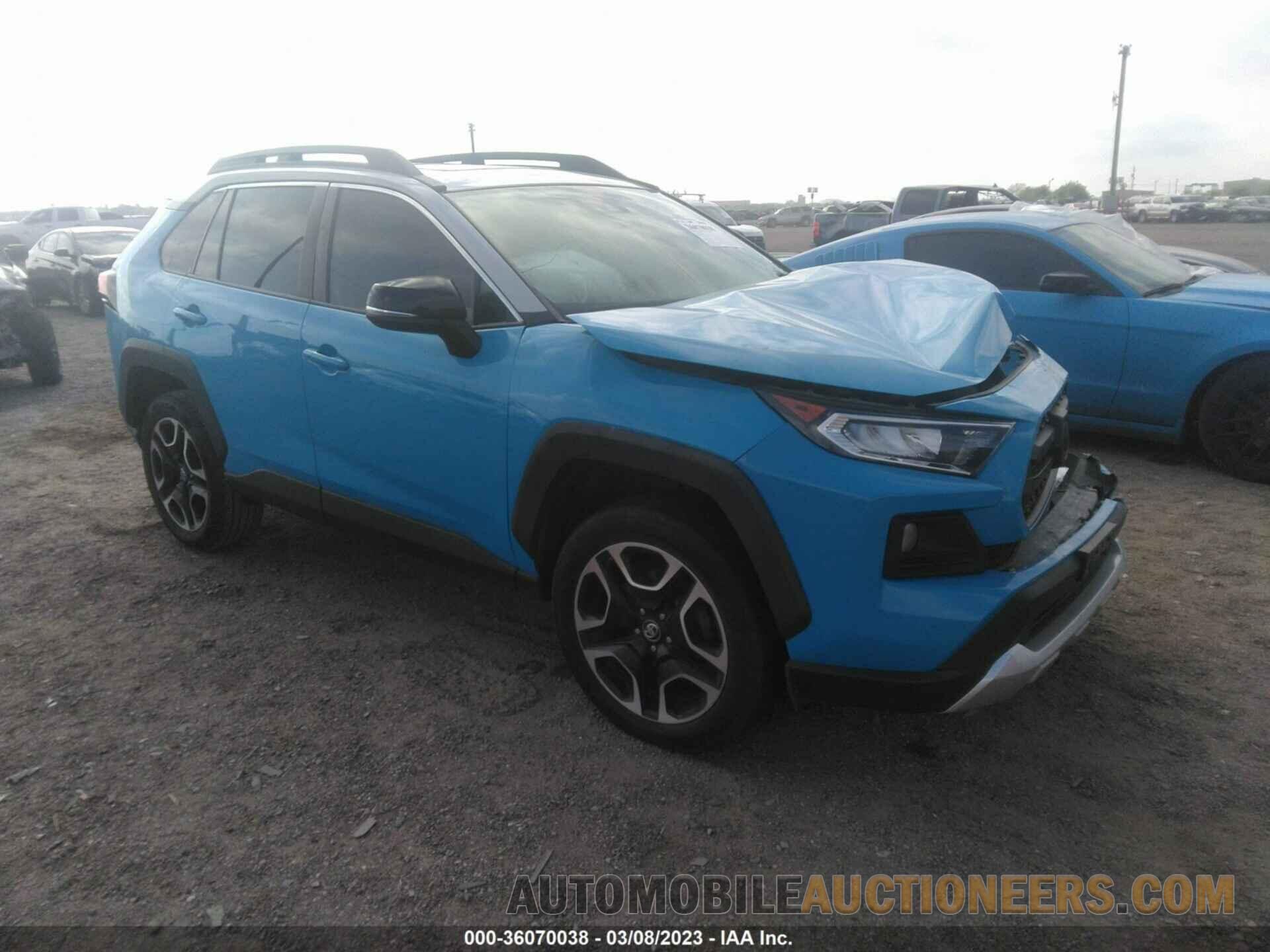 2T3J1RFV8KW040513 TOYOTA RAV4 2019