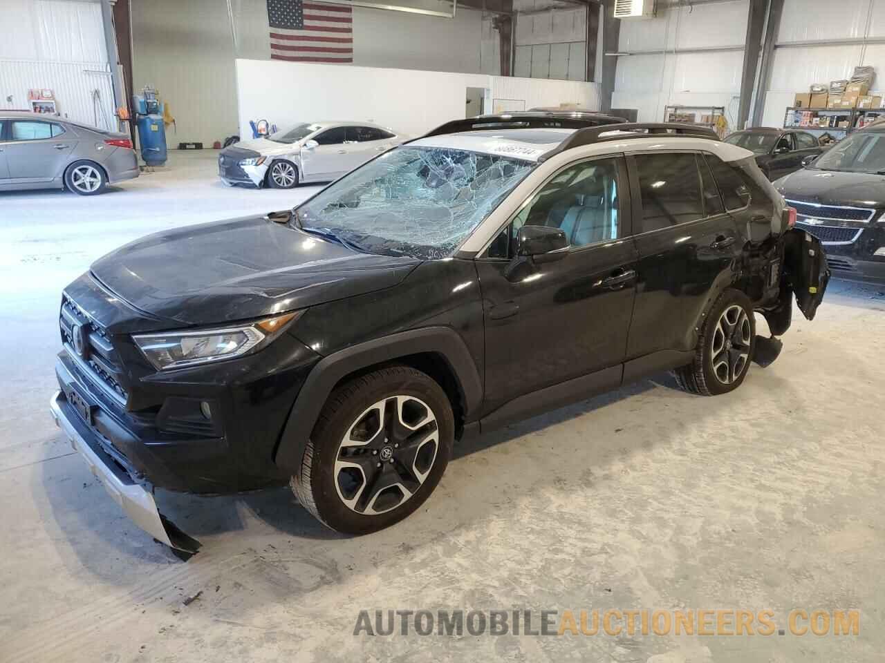 2T3J1RFV9KC033989 TOYOTA RAV4 2019