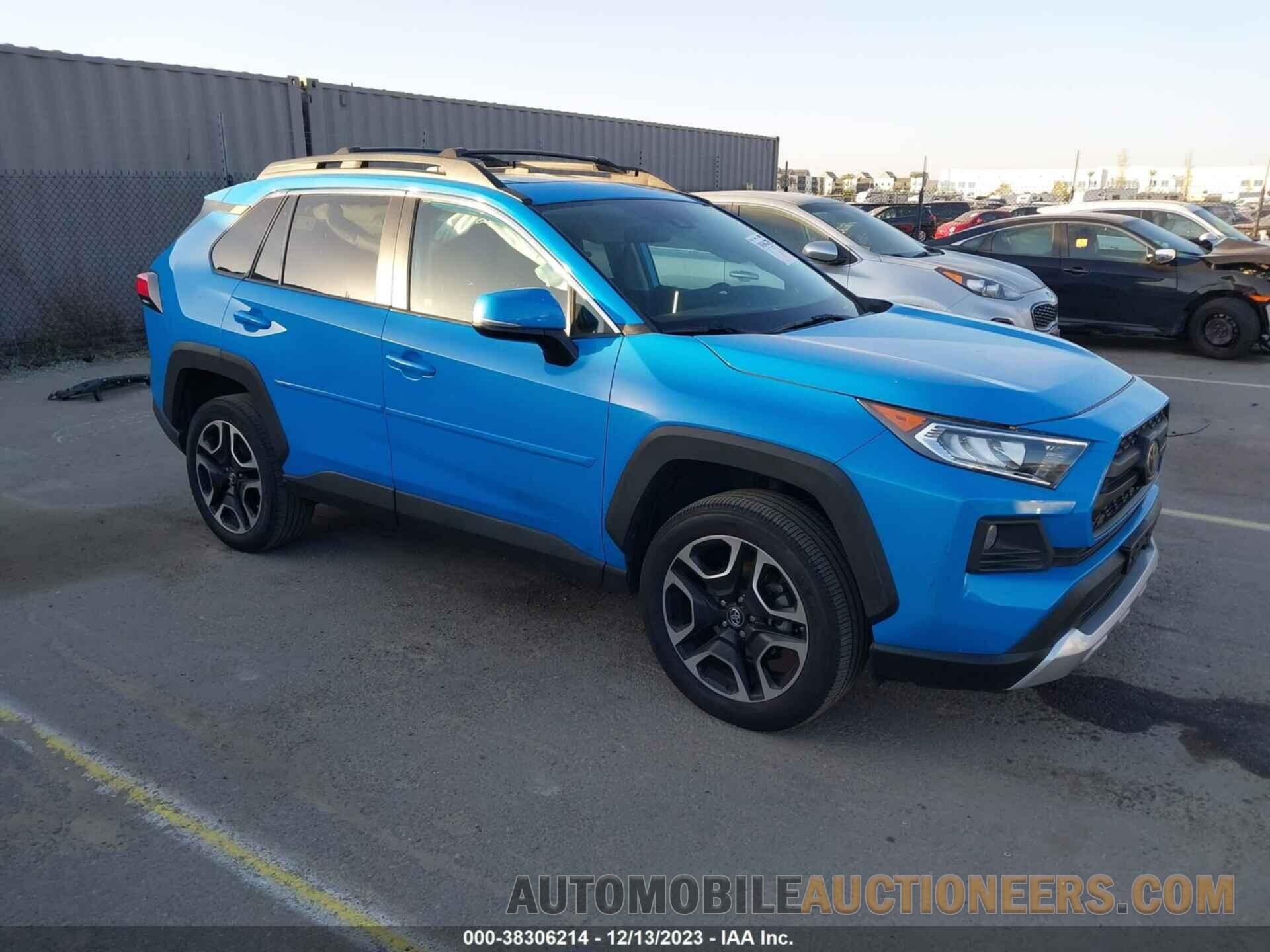 2T3J1RFVXKW004029 TOYOTA RAV4 2019