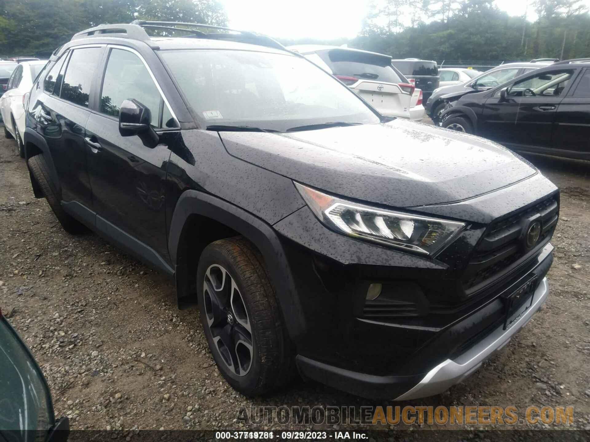 2T3J1RFVXKW005570 TOYOTA RAV4 2019