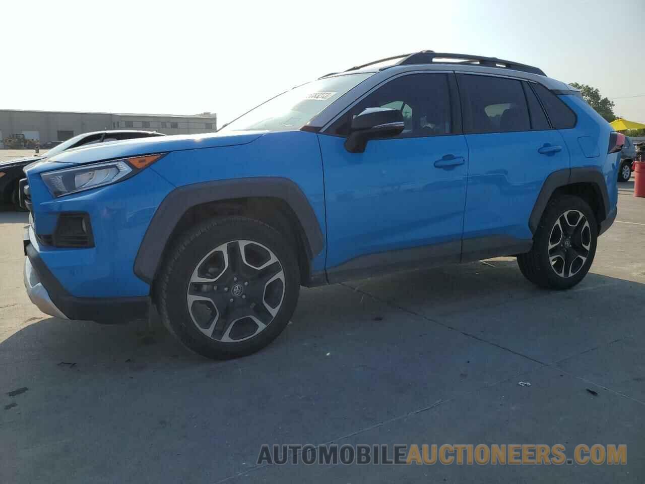 2T3J1RFVXKW008808 TOYOTA RAV4 2019