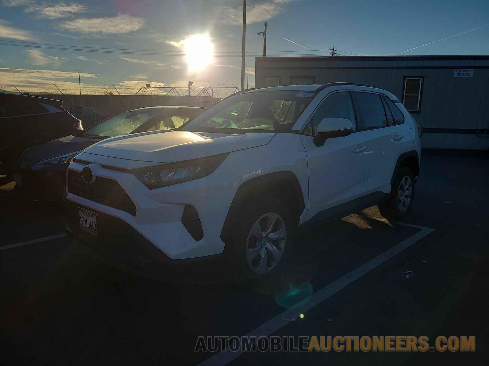 2T3K1RFV6MC099178 Toyota RAV4 2021