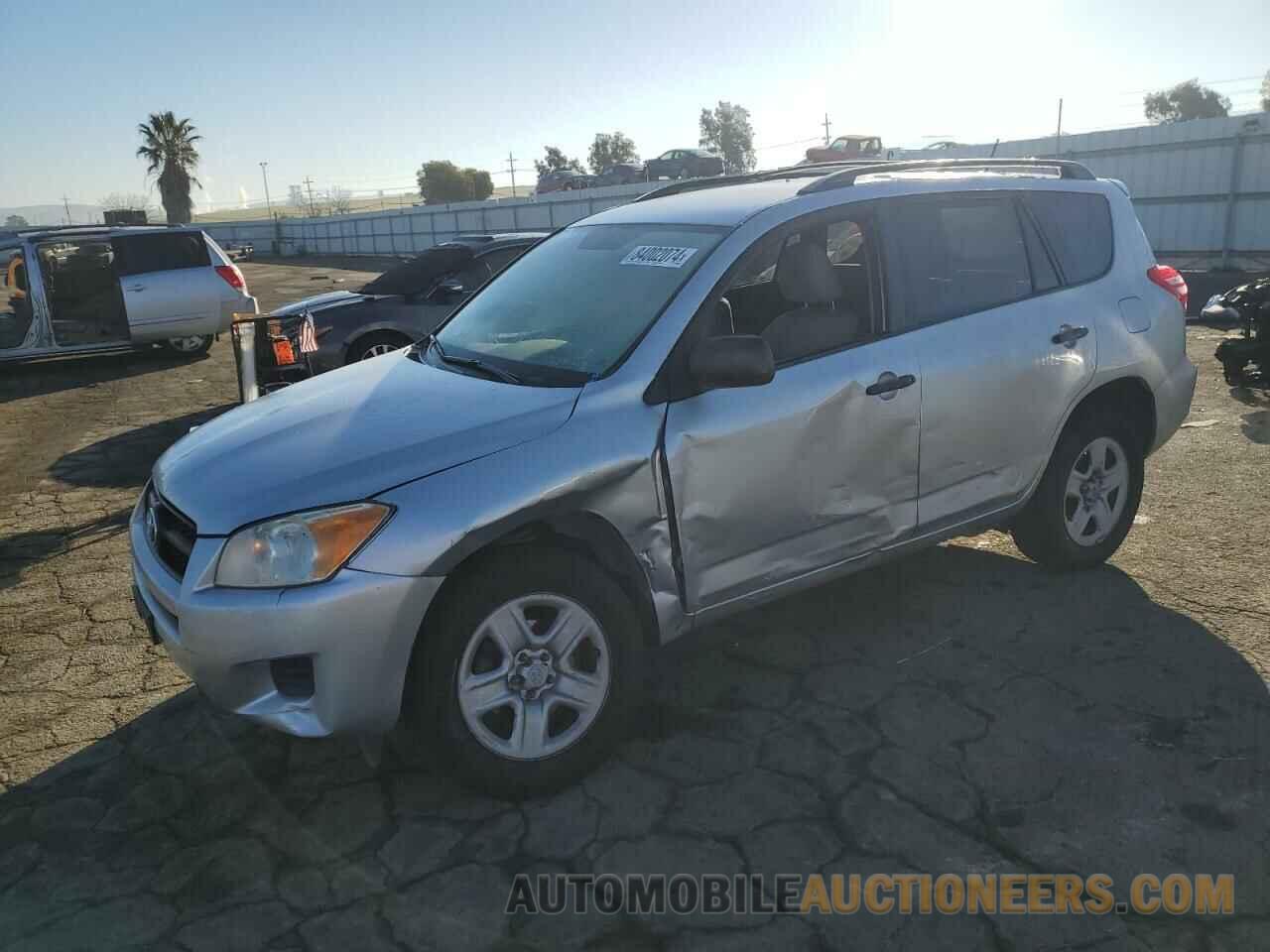 2T3KF4DV8BW057324 TOYOTA RAV4 2011