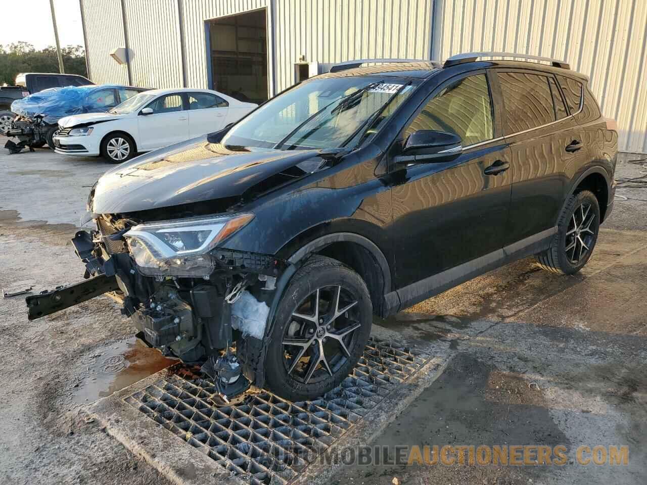 2T3NFREV7HW374464 TOYOTA RAV4 2017