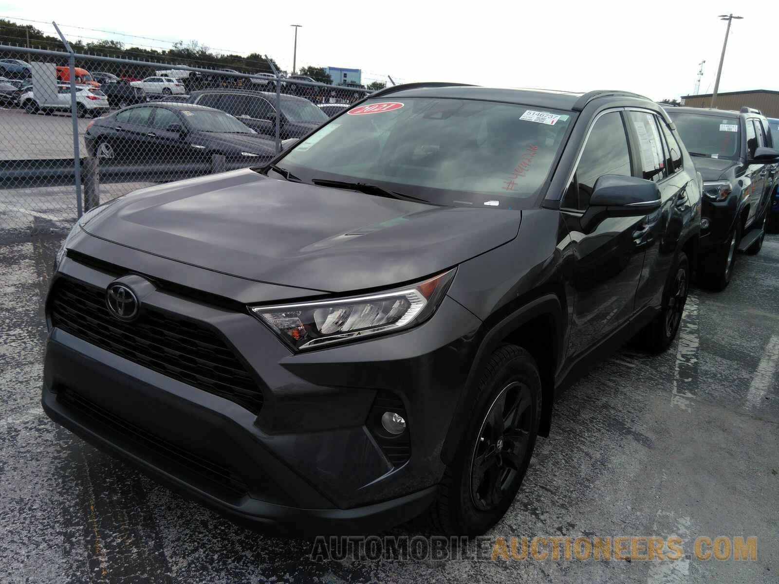 2T3P1RFV1MC142492 Toyota RAV4 2021