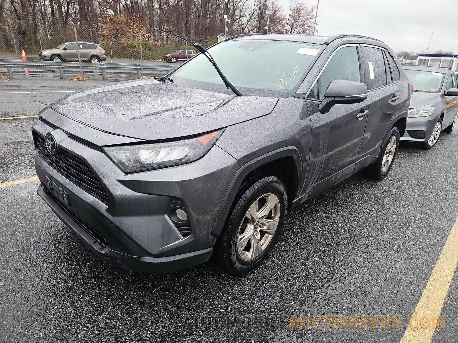 2T3P1RFV4MC194019 Toyota RAV4 2021