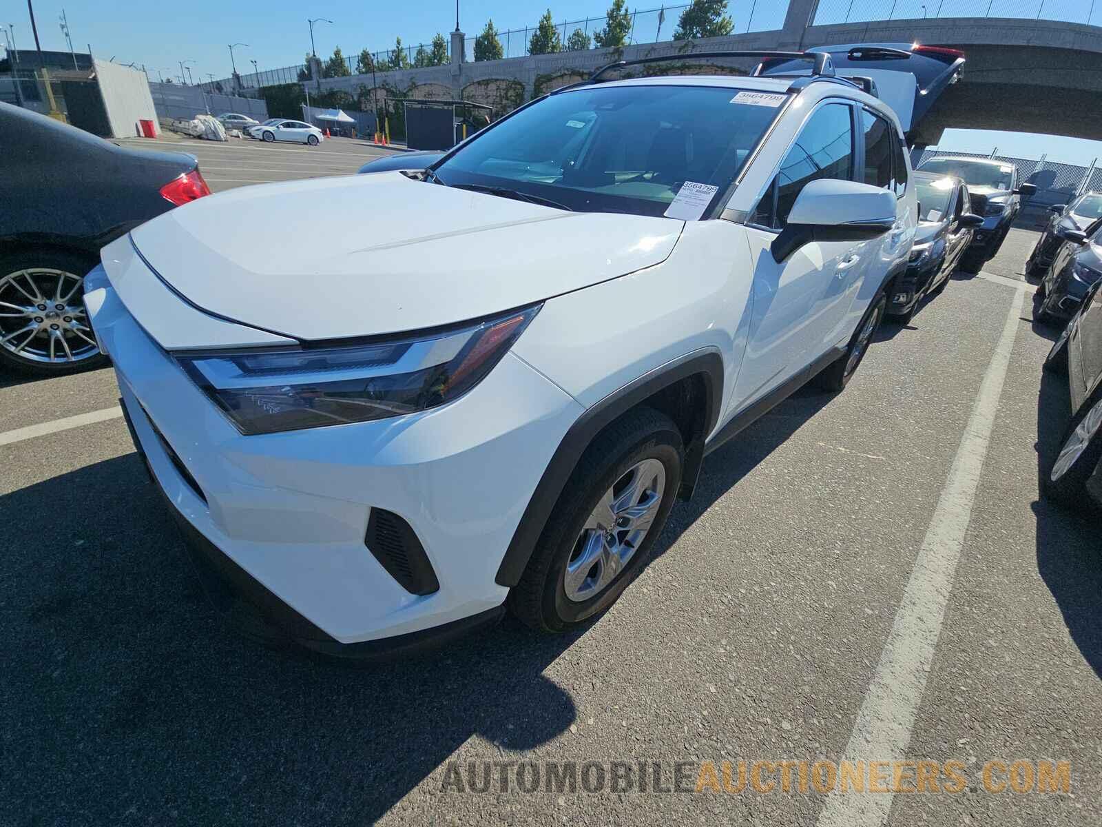 2T3P1RFV5NC262927 Toyota RAV4 2022