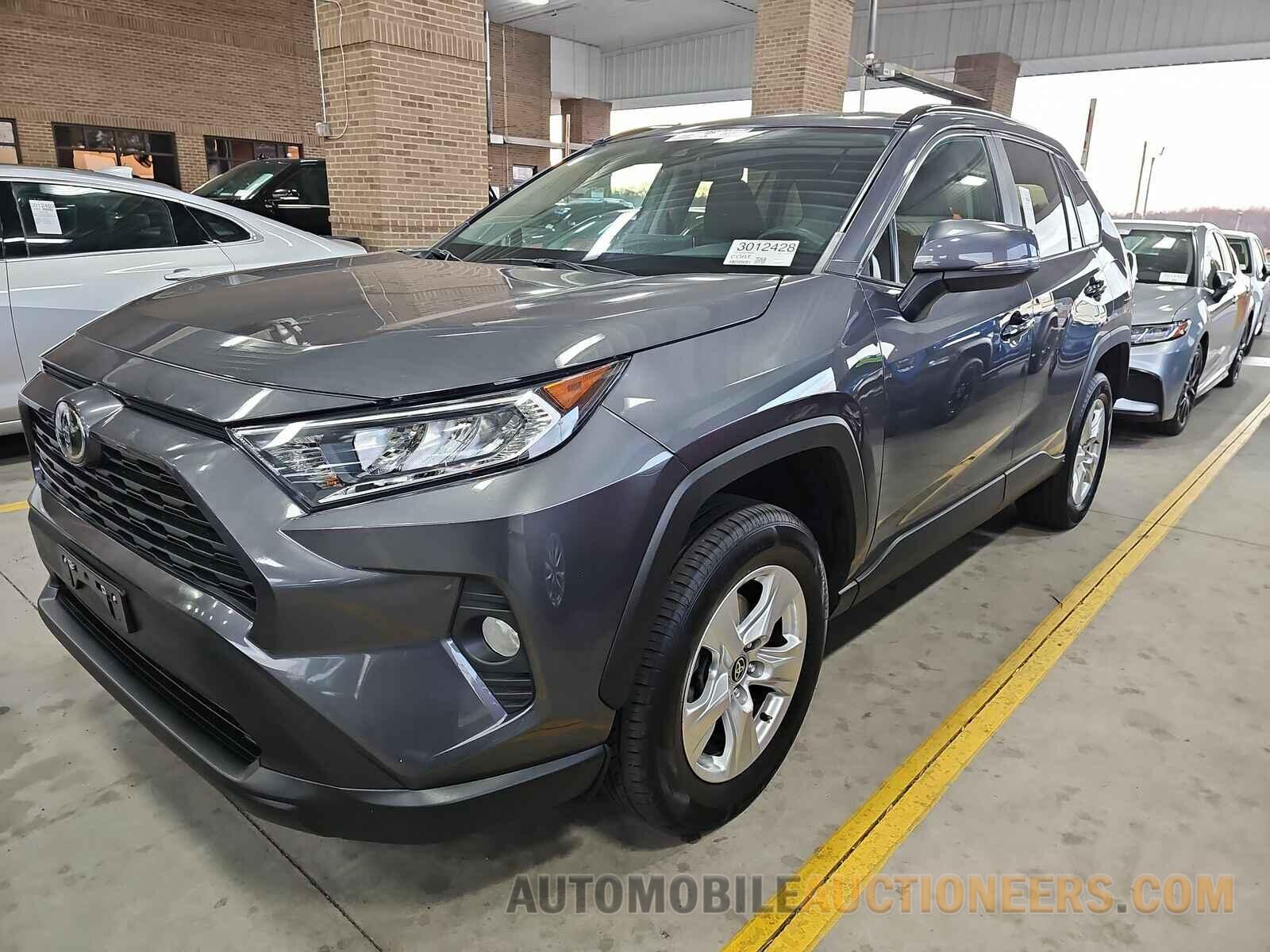 2T3P1RFV9MW218426 Toyota RAV4 2021