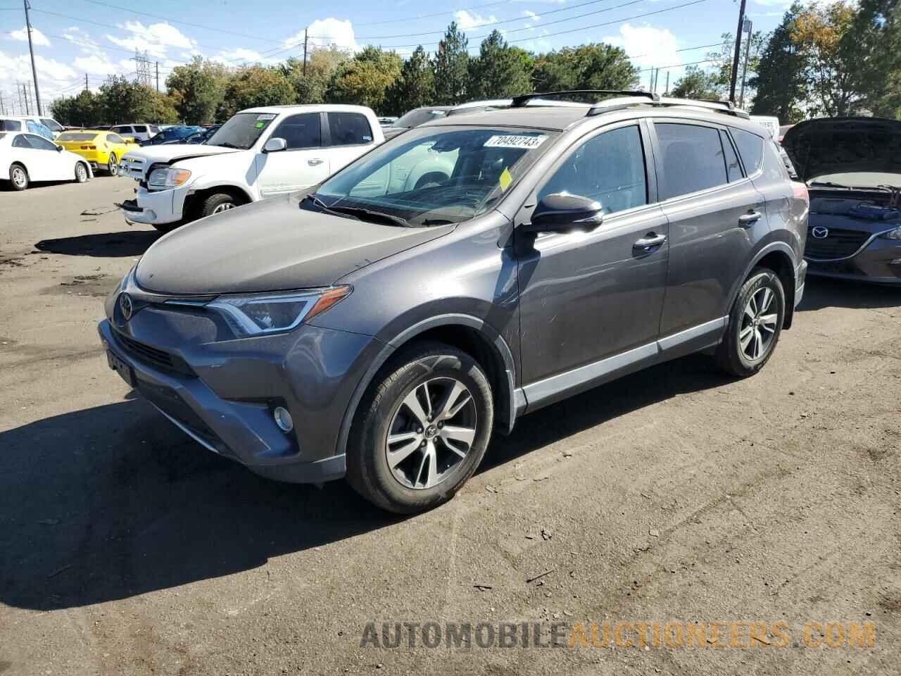 2T3RFREV0HW559585 TOYOTA RAV4 2017